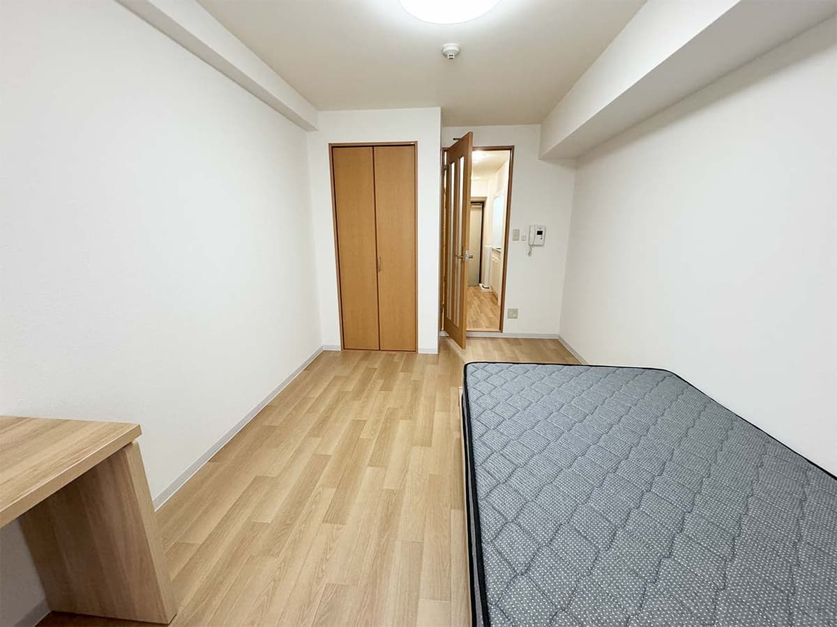 Room image 8