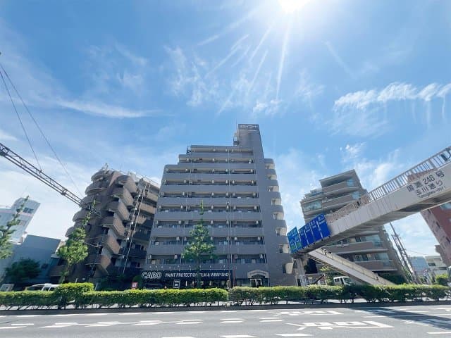 Main Image