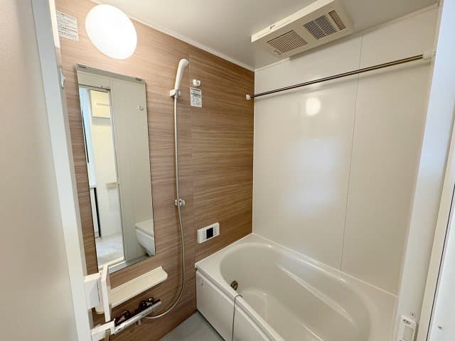 Room image 12