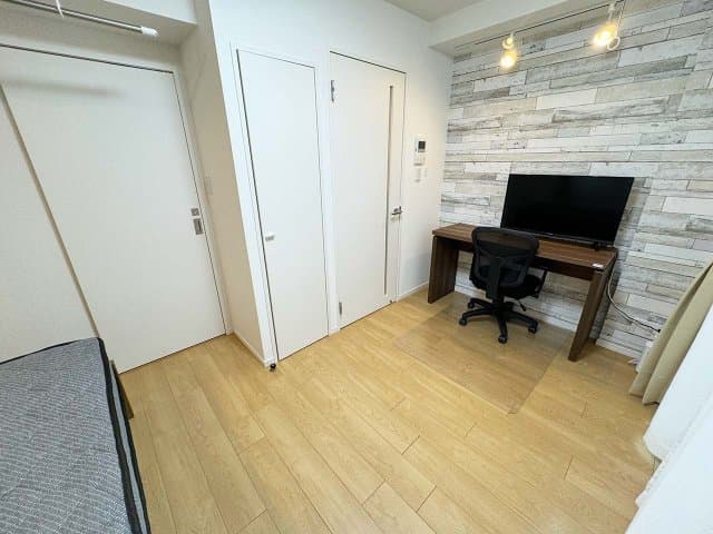 Room image 8