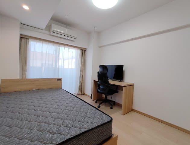 Room image 8