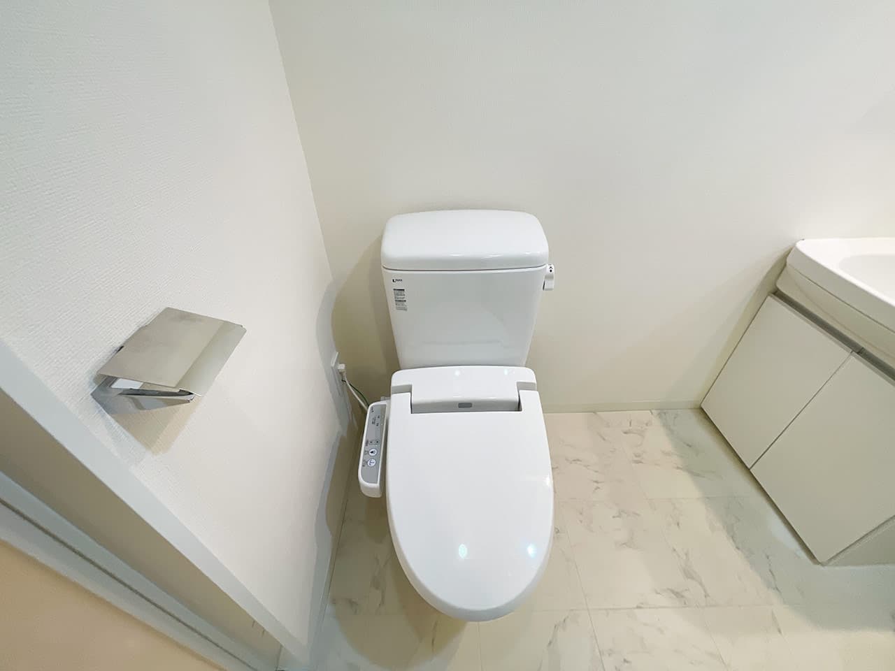 Room image 15