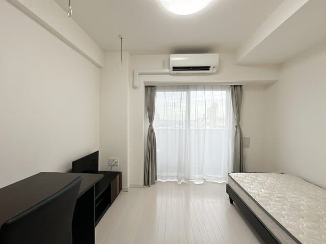 Room image 8