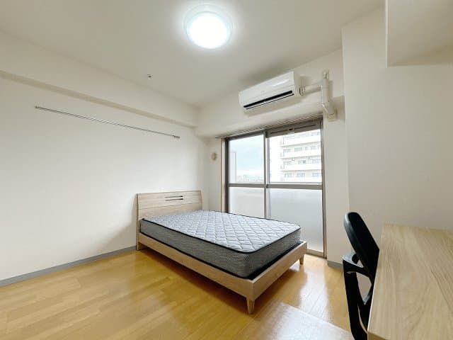 Room image 8