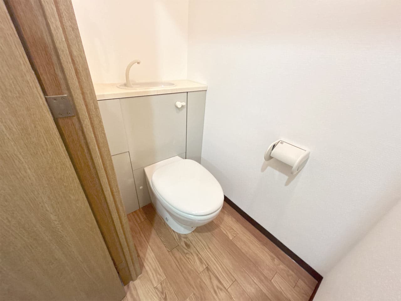 Room image 16