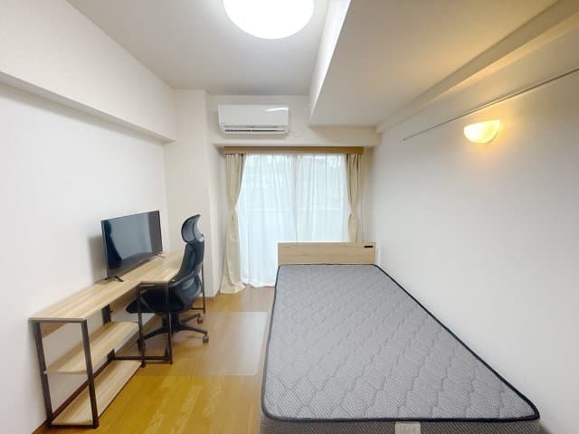 Room image 8