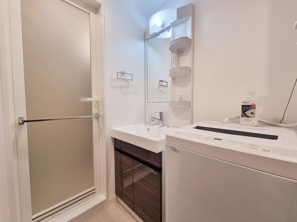 Room image 15