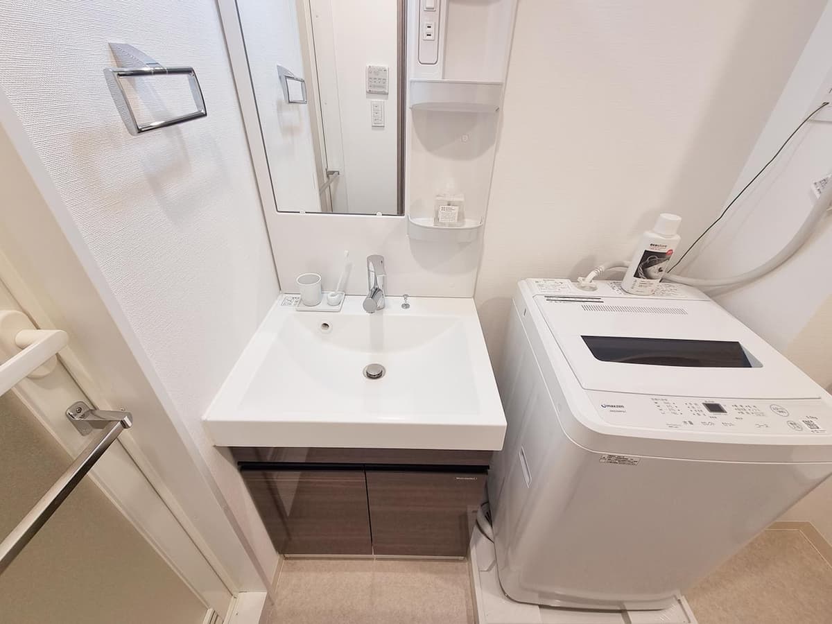 Room image 16