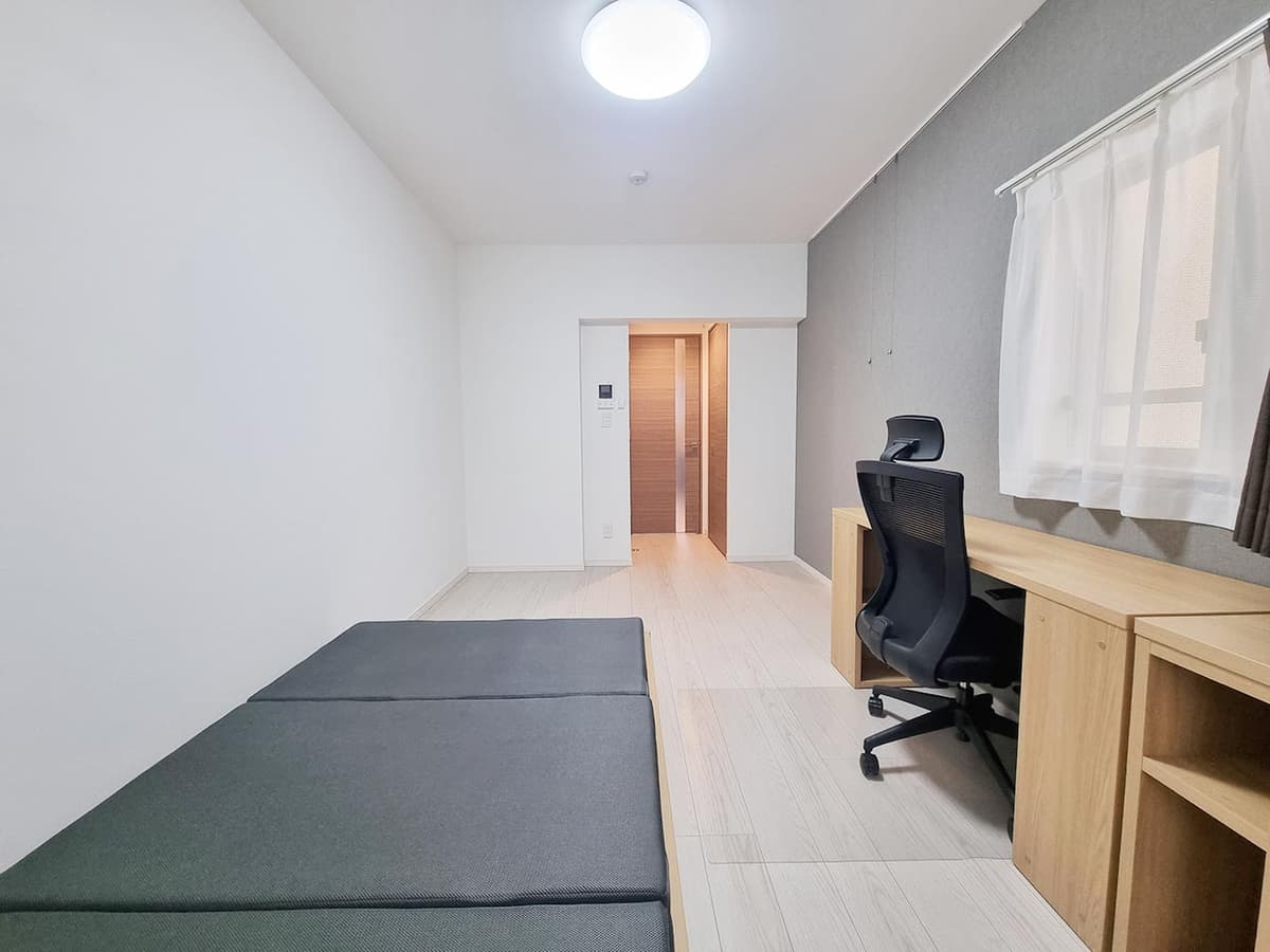 Room image 8