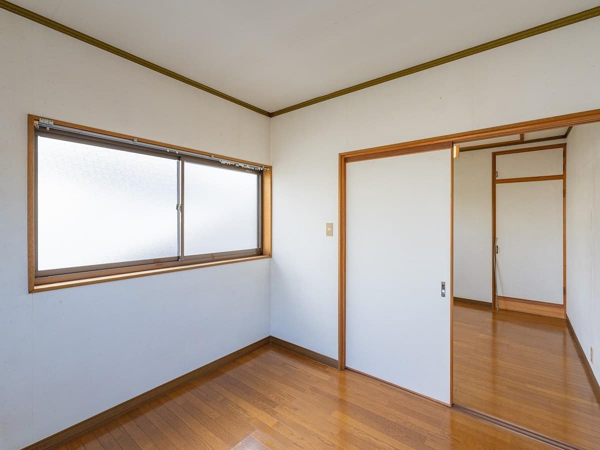 Room image 16
