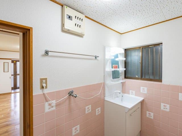Room image 8