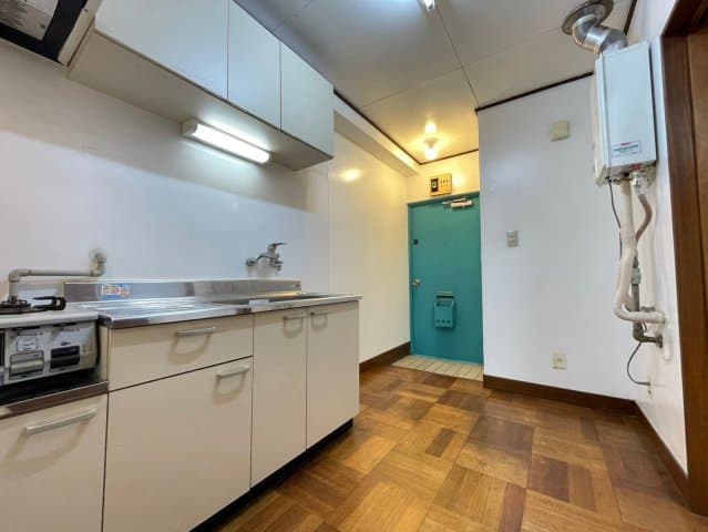 Room image 8