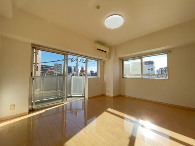 Room image 10