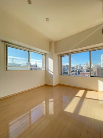 Room image 11
