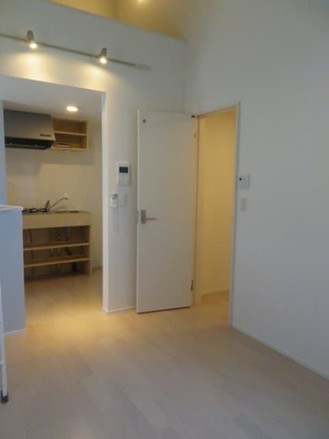 Room image 10
