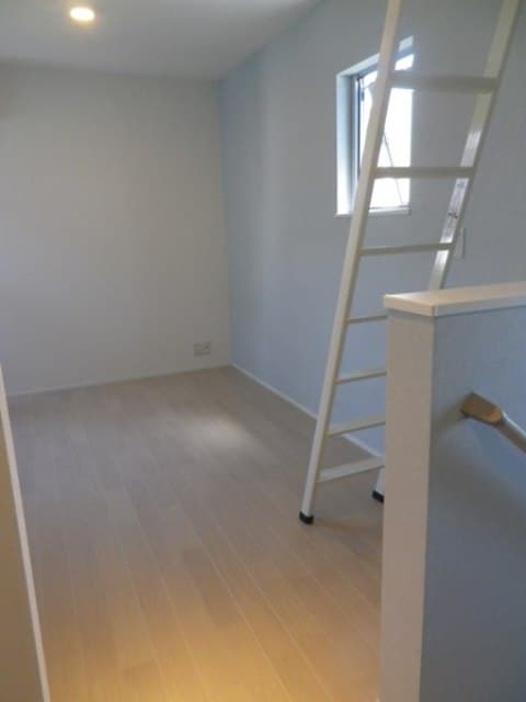 Room image 11