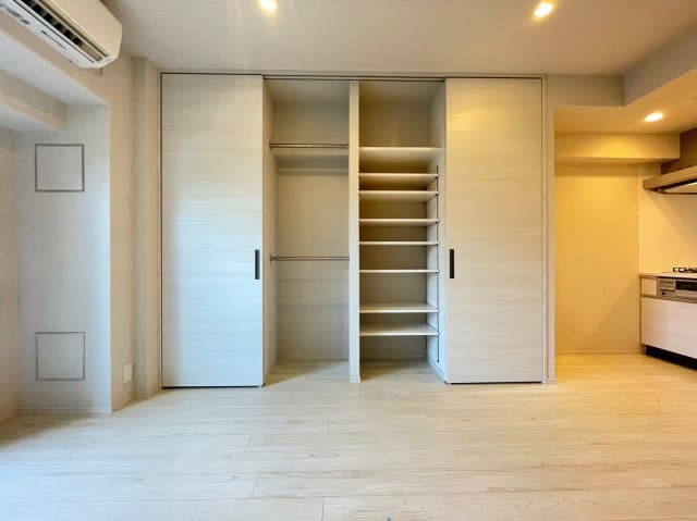 Room image 16