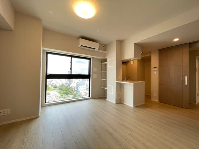 Room image 11