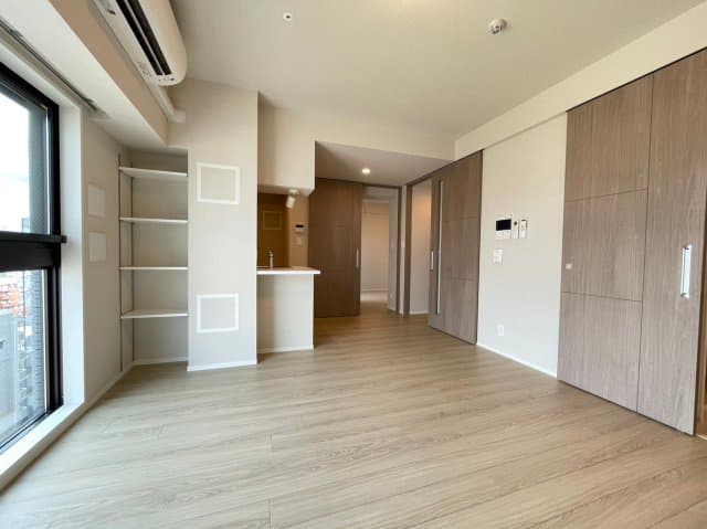 Room image 8
