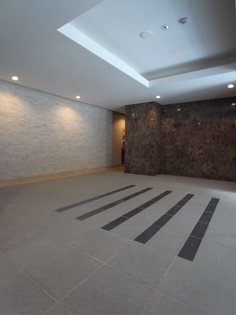 Room image 15