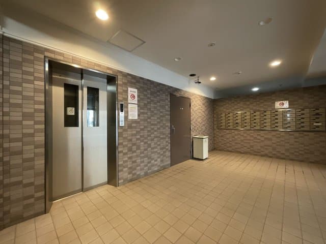Room image 15
