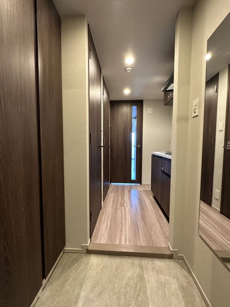 Room image 12