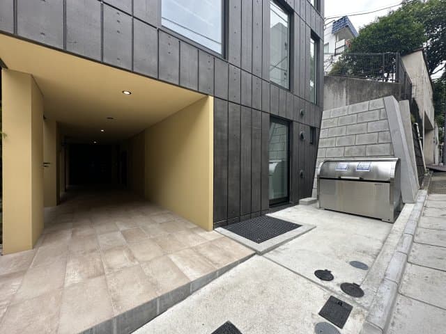 Room image 8