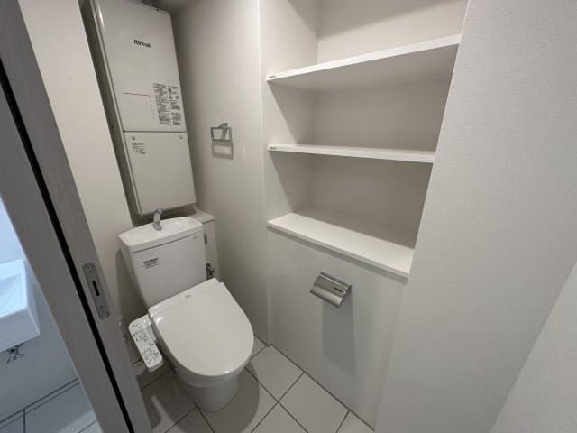 Room image 8
