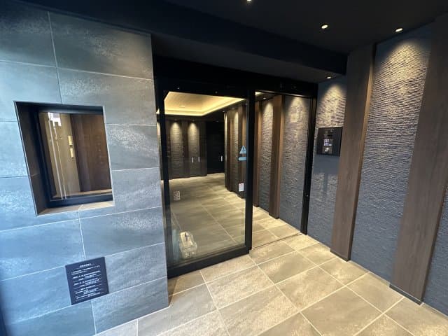Room image 11