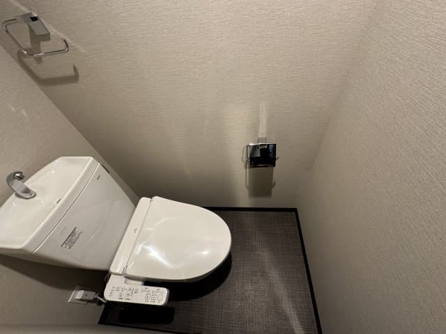Room image 9