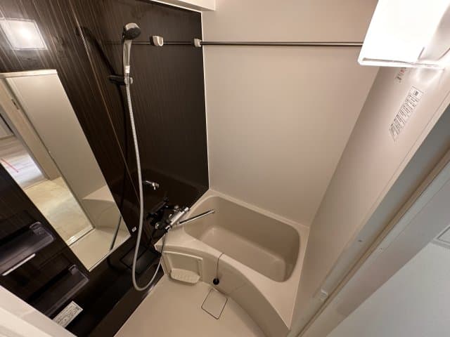 Room image 11