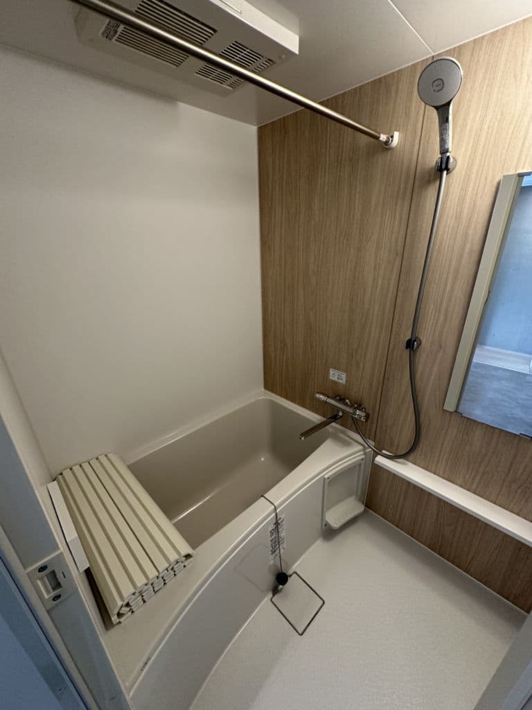Room image 15