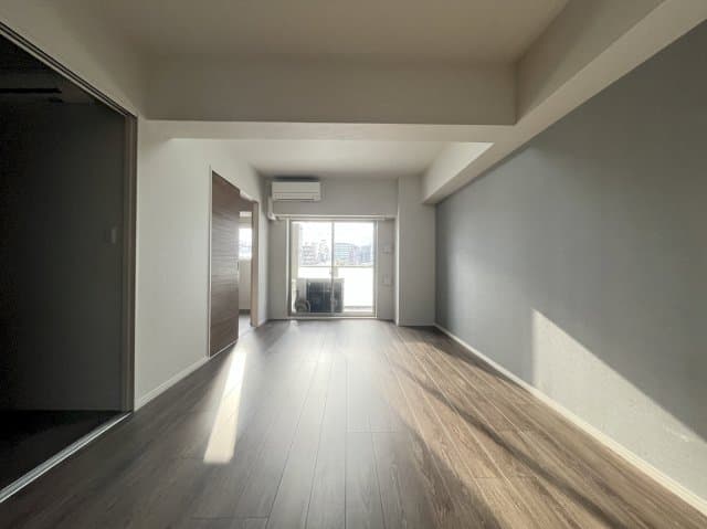 Room image 13