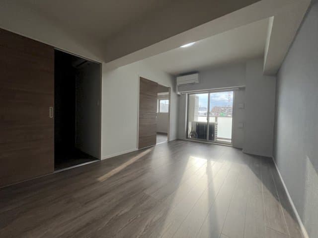 Room image 14