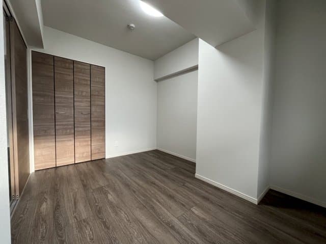 Room image 16