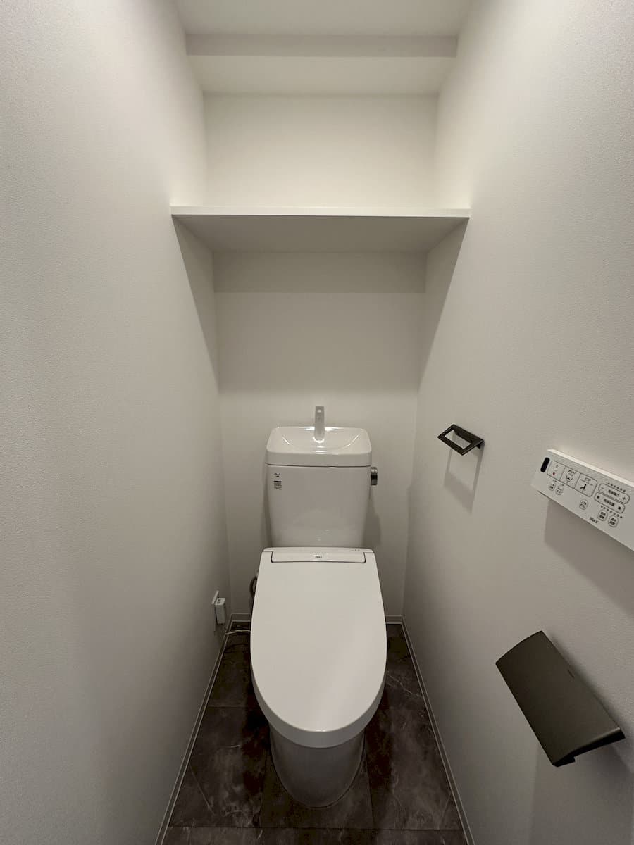 Room image 12