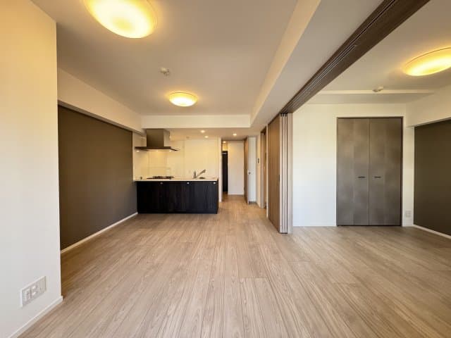 Room image 14