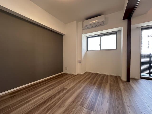 Room image 16