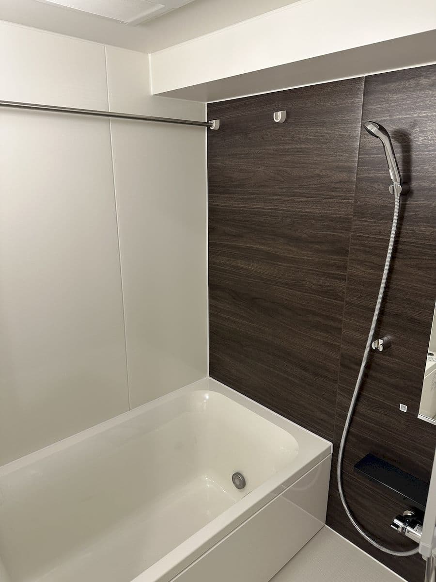 Room image 15