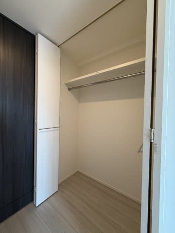 Room image 16
