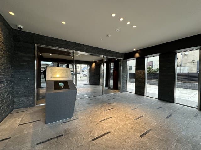Room image 8