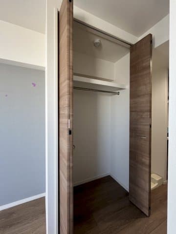 Room image 16