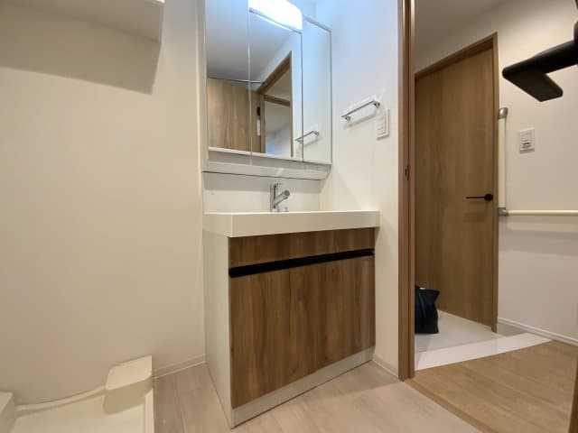 Room image 12