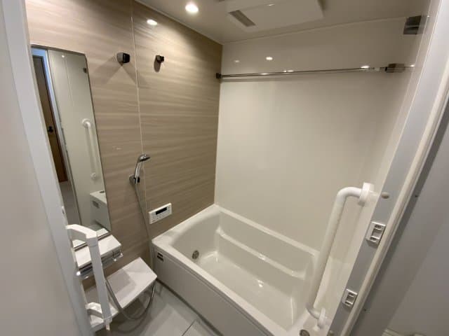Room image 8