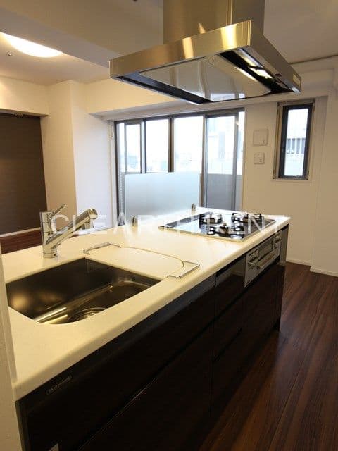 Room image 8
