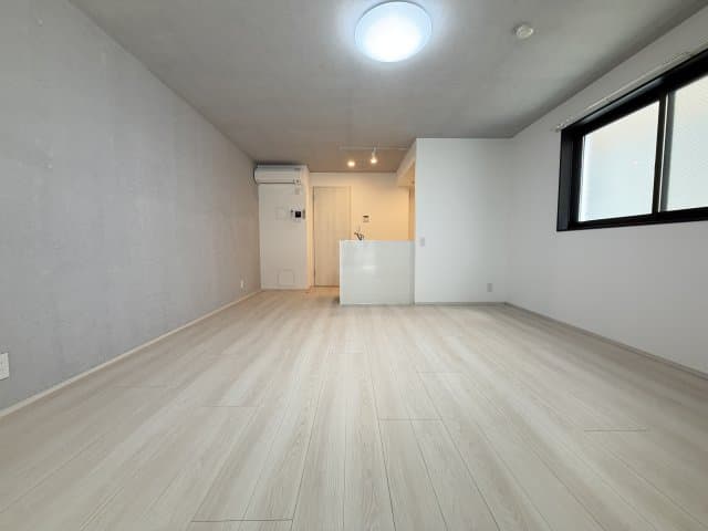 Room image 14