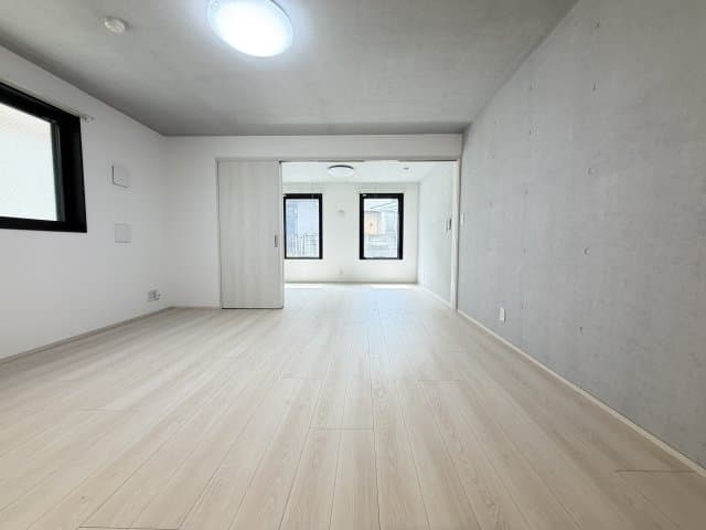 Room image 15