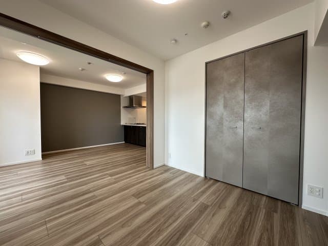 Room image 12