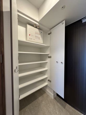 Room image 16