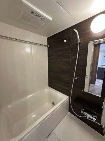 Room image 8